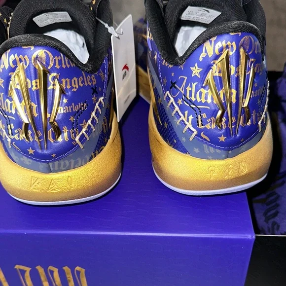 Men Blue and Gold Basketball Shoes - Picture 4 of 7